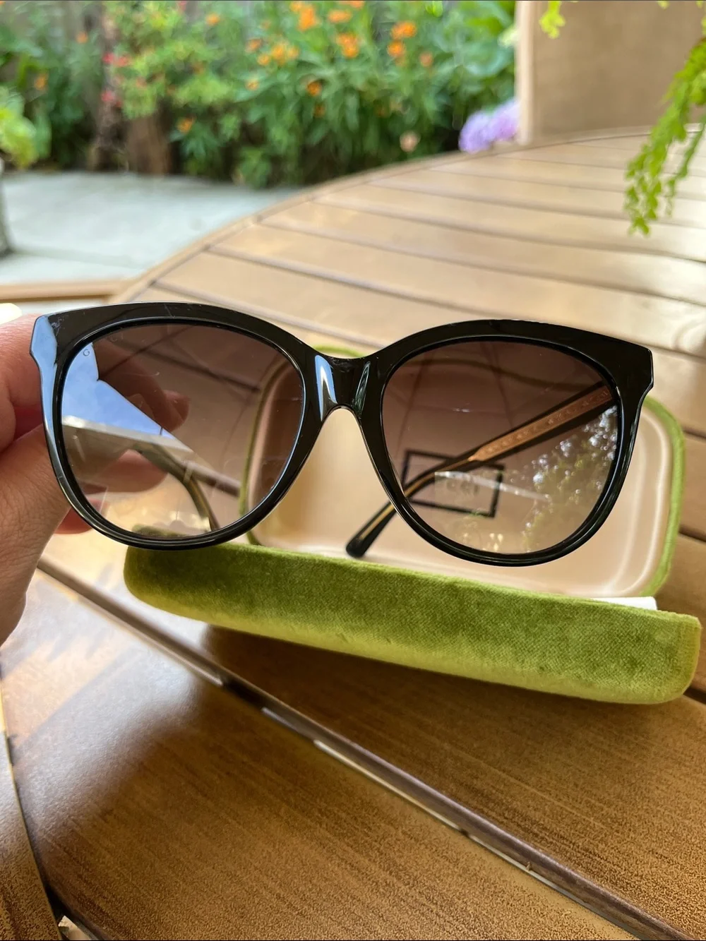 Gucci Black Frame Sunglasses with Brown Gradient Lenses - Picture 9 of 15